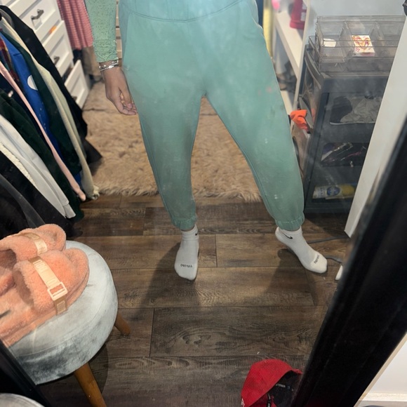 LIGHT mint green sweat pants! Great condition - Picture 3 of 4